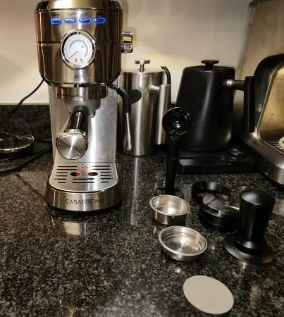 Entry level ESPRESSO Machine with Milk Frother & Extras
