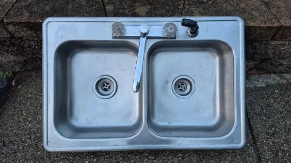 Double Drop Sink/Faucet/Hose