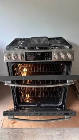 High-End 21,000 BTU GE Gas Range (Double Oven, Wi-Fi Chef Connect