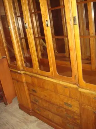 lg nice 2 pc china cabinet
