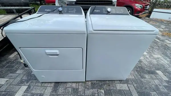 Whirlpool Washer&Gasdryer Set Like New Gas DRYER