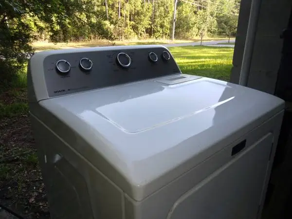 MAYTAG DRYER (LIKE-NEW)!