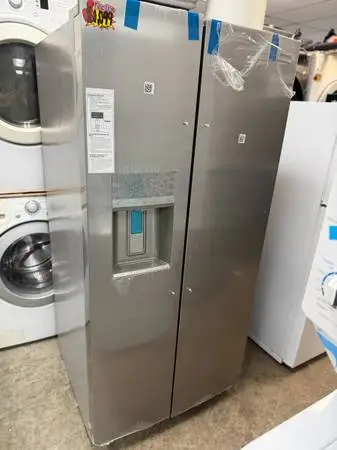 New Frigidaire refrigerator 33” wide