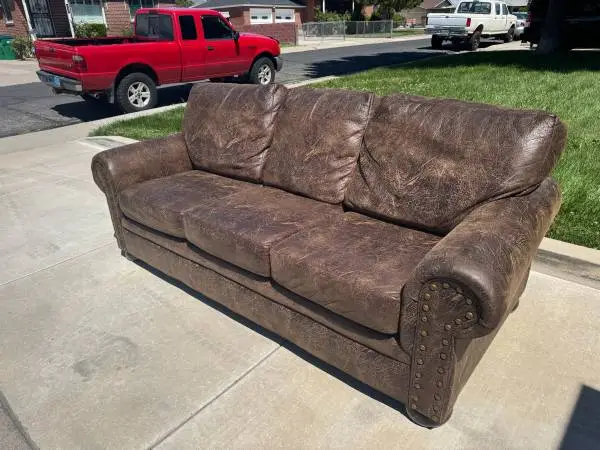 Beautiful leather couch