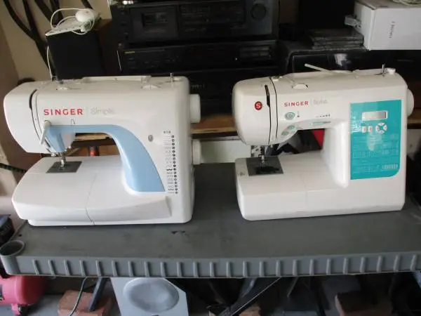 2 SINGER SEWING MACHINES