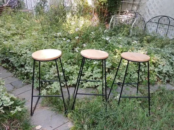 3 bar stools