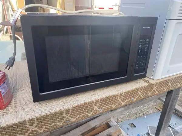 Black SS KitchenAid Microwave Oven 1.6 Cu Ft Model #KMCS1016GBS1 Used
