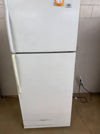 GSGV- ROPER REFRIGERATOR WITH 90 DAY WARRANTY