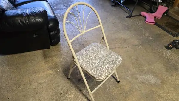 20 Folding Metal Chairs