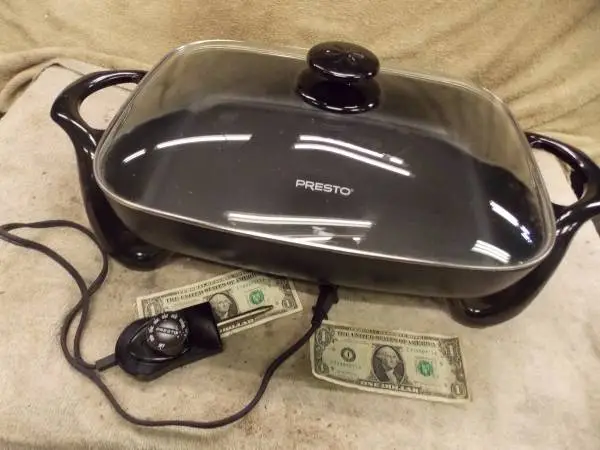 NEW Presto 06852 16-Inch Electric Skillet with Glass Cover 60.00 Value