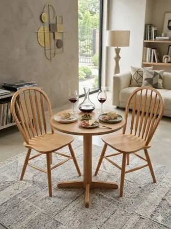 Pair Of 2 Classic Wood Chairs Charming Sturdy No table cabin cottage