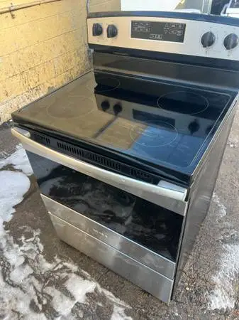AMANA Stainless Steel and Black electric glass stove