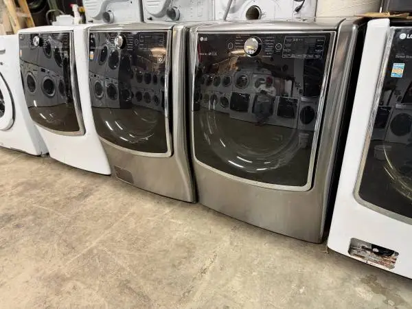 Lg steam washer 5.2 cu dt and dryer gas set