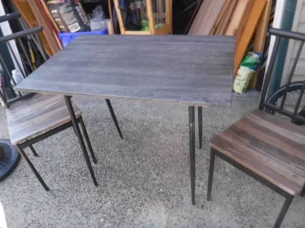 Kitchen Table and 2 Chairs