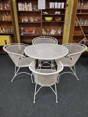Wrought iron White Patio table & chairs