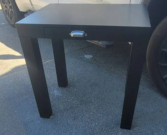 Very simple desk / stand