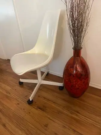 Chair Herman Miller inspired mid century modern heavy duty plastic