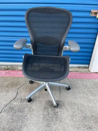 Silver and Black C Size Aeron Classic Fully Loaded with Sliding Lumbar