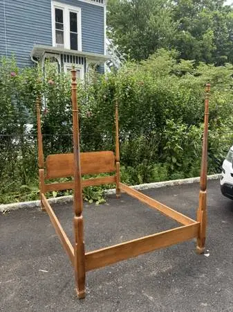 Vintage full size 4 poster maple bed