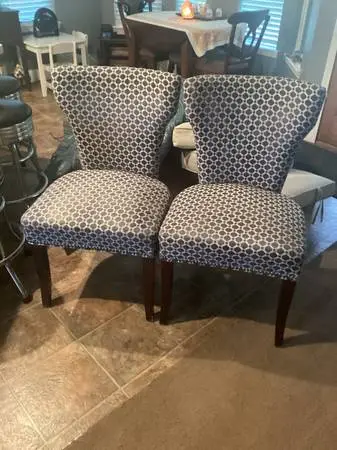2 dinning room chairs