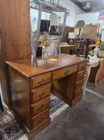 Desk 7 Drawers