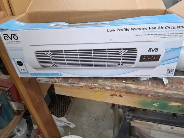BEAT THE HEAT! Window fan with REMOTE