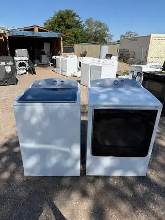 Kenmore White XL Electric Washer & Electric 220 Plug Dryer Set