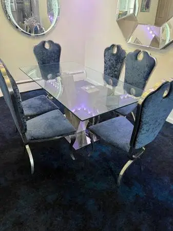 Selling furniture must go in good condition