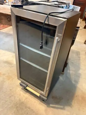 Vissani beverage cooler