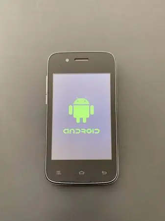 Like New - UMX V351 Cell Phone