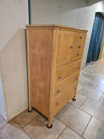Dresser