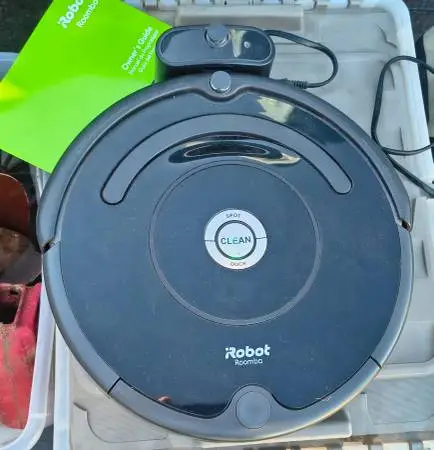IRobot Roomba with Charging Dock and Instructions