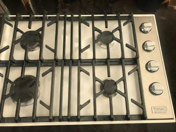 30 Viking Cooktop, white, black