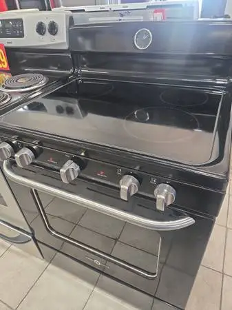 LIKE NEW! GE BLACK RETRO ELECTRIC STOVE GLASS TOP