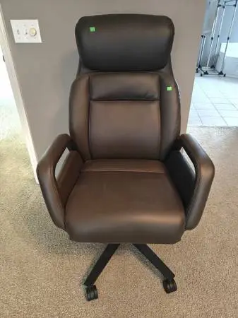 🪑 Office Chair – Practically New (Read description)