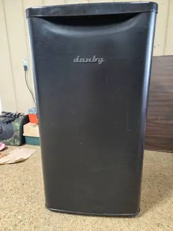 Danbury 3.3 cubit Mini Fridge