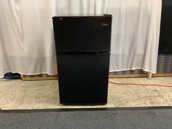 Mini refrigerator