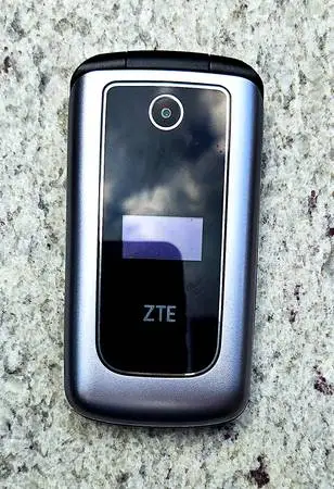 Verizon ZTE Flip Phone – Mint Condition $40