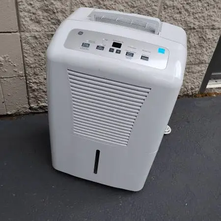 GE 70 Pint 24hr Dehumidifier APEL70LTL1 White with Fan Speed