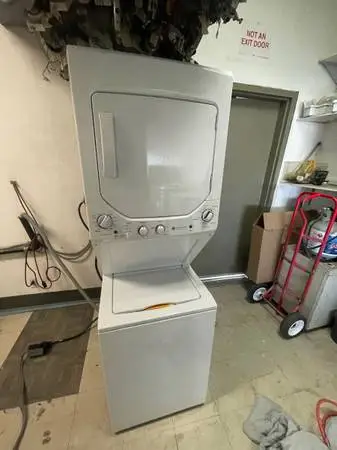!NEW scratch and dent GE with 3months warranty included
