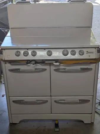 Make $2K Profit: Vintage 1950s OKeefe & Merritt Helen Gas Stove