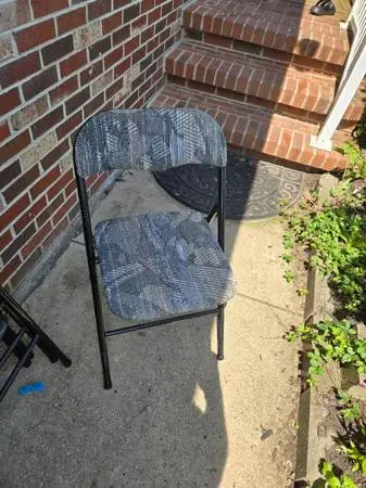 Folding party chairs