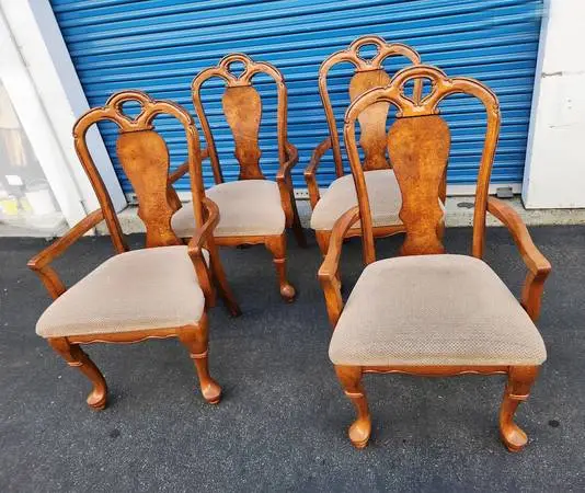 (4) Vintage Universal Furniture Queen Anne Style Dining Armchairs