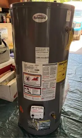 Water Heater only 18 months old / Gas / 40 Gallon