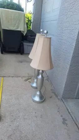 2 nice table lamps
