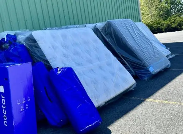Everything Must Go – Simmons Mattress Clearance