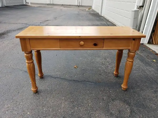Broyhill Console/Entry Table