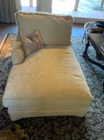 Chaise couch
