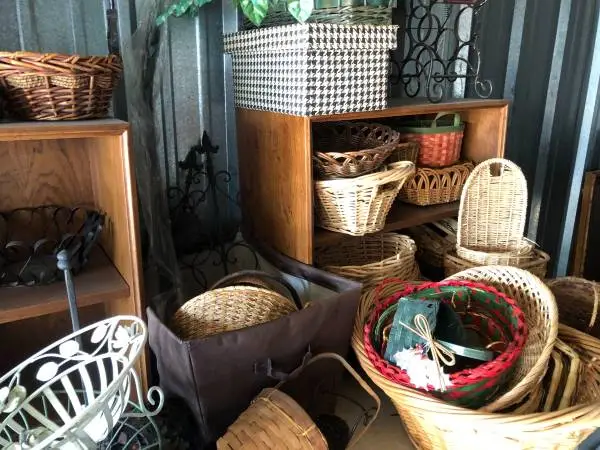 BASKETS AND TRAYS