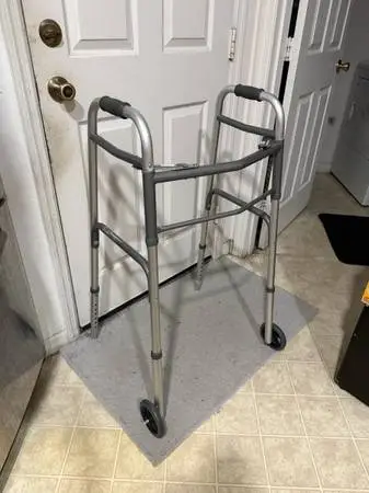Folding Walker with Wheels (READ FULL DESCRIPTION BELOW👇)